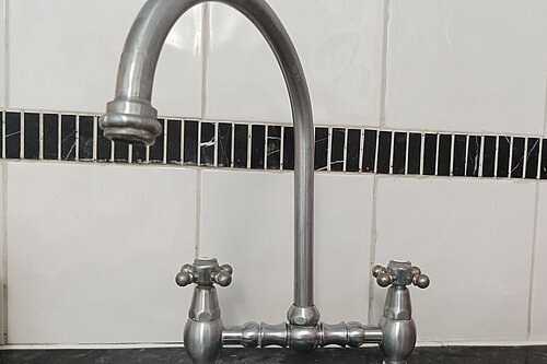 Water tap