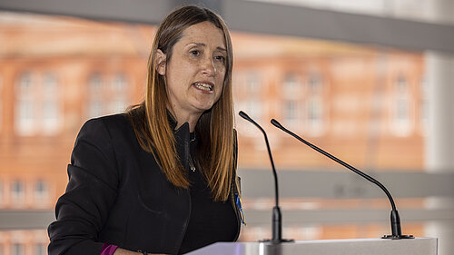 Jane Dodds MS