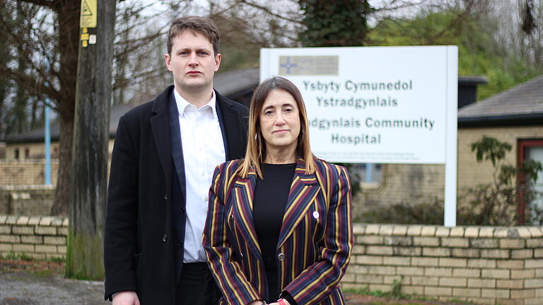 David Chadwick and Jane Dodds at Ystradgynlais Hospital