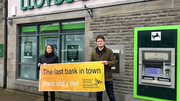 Save Lloyds Bank Ystradgynlais